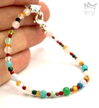 Feines Armbändchen