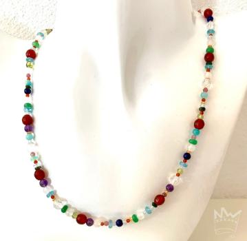 Kunterbunte Edelsteinkette
