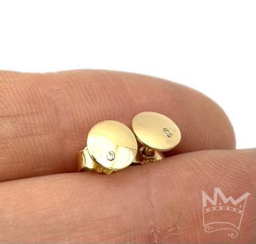 Goldene Ohrstecker