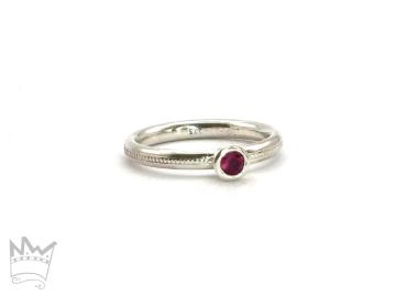 Ring mit Rubin