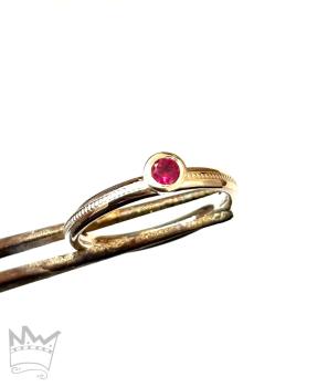 Ring mit Rubin