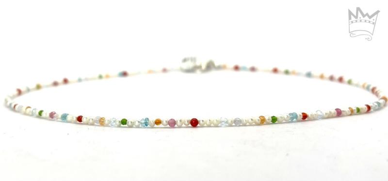 Feine, bunte Perlenkette