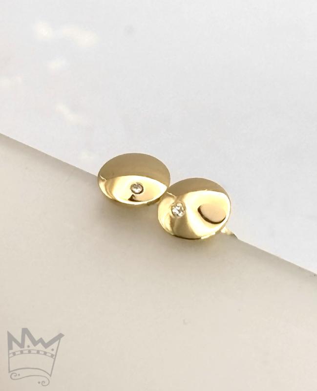 Goldene Ohrstecker