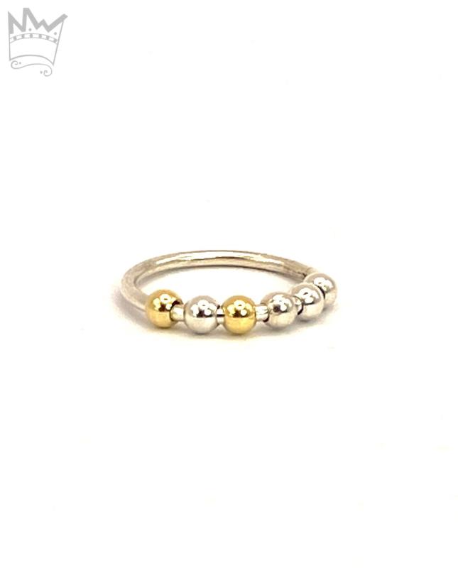 Fidgetring mit 2 Gold - und 4 Silberkugeln