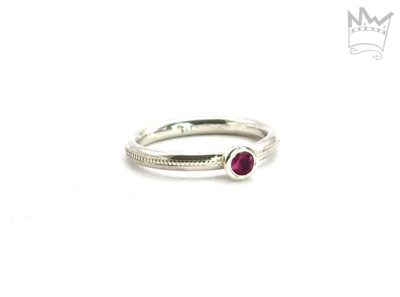 Ring mit Rubin